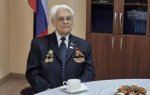 В Тамбовской области руководитель следственного управления вручил ветерану Александру Тимофеевичу Храмцову ведомственную медаль «80 лет Победы в Великой Отечественной войне 1941-1945 гг.»